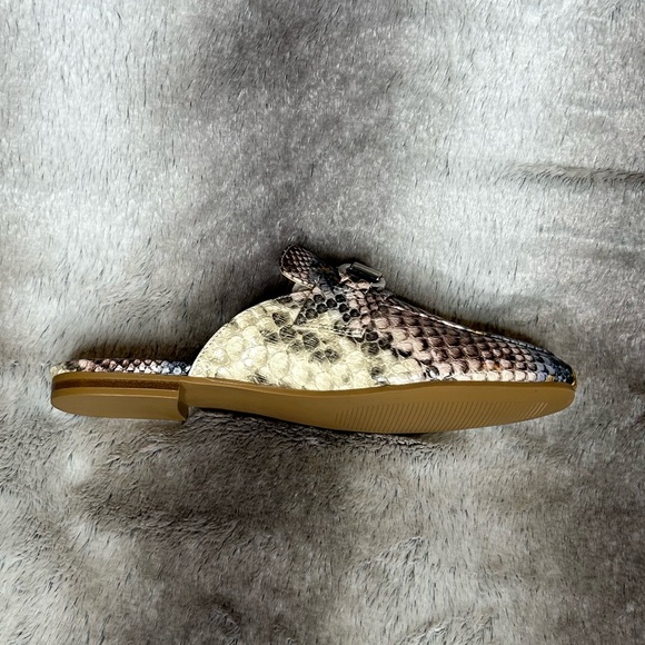 Steve Madden Kori gold and blue multi colored snake skin print slides size 5.5 - Picture 3 of 4